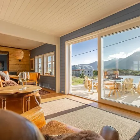 Villa Borgvag - A Unique Seafront Villa In The Heart Of Lofoten Bostad Exterior photo