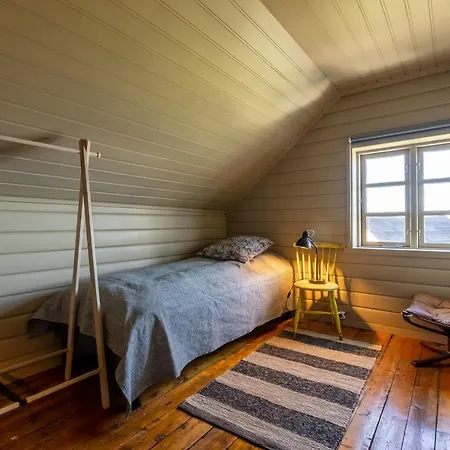 Villa Borgvag - A Unique Seafront Villa In The Heart Of Lofoten Bostad Eksteriør billede