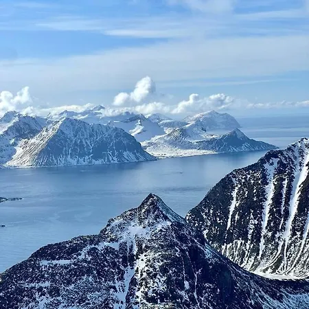 Villa Borgvag - A Unique Seafront Villa In The Heart Of Lofoten Bostad Eksteriør billede